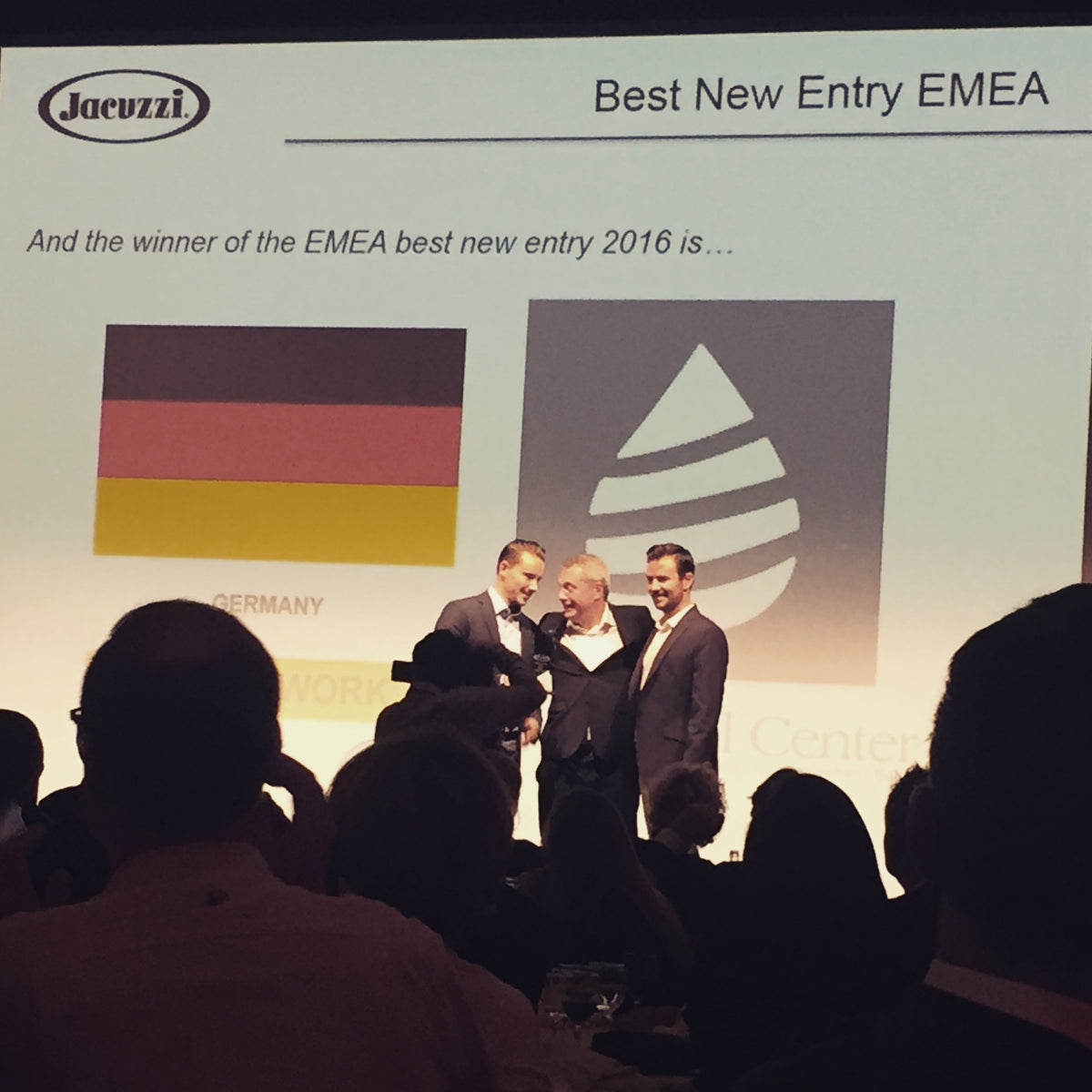 Preisverleihung des Jacuzzi® Best New Entry EMEA Awards 2016 an Whirlpool Center