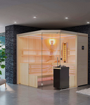 Glasfront-Sauna aus hellem Holz mit schwarzem Saunaofen