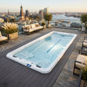 VIVO SPA WaterFit 5M auf einer Dachterrasse mit Blick über Stadt und Hafen