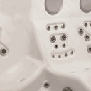 Massagedüsen und Kopfstützen im VIBES by USSPA Natura Whirlpool