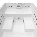 Innenansicht des VIVO SPA AUREA chill Whirlpools mit zwei Sitzbänken und seitlichen Düsen
