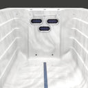 Drei Gegenstromdüsen und ein Haltegriff im Schwimmbereich des VIVO SPA WaterFit 5L