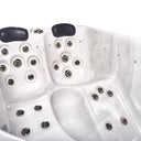Zwei Sitzplätze mit Kopfstützen und Massagedüsen im VIVO SPA WELUXIA 501 Whirlpool