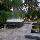 vivo spa WELUXIA 502N im Garten